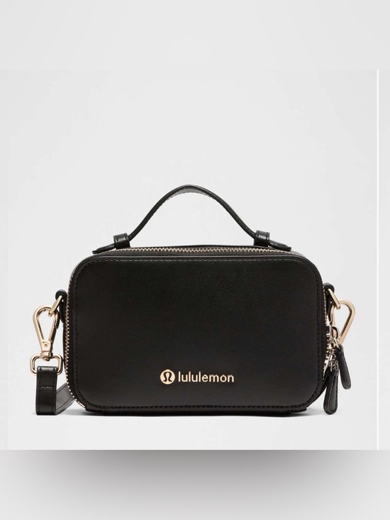 lululemon athletica Handbags - L-127 🍋 Lululemon 🍋 Leather Alternative Camera Crossbody Bag
Black / Gold